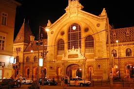 Vaci Utca Vaci Street The Central Market I Shopped At Next To My School In Budapest Budapest Hungary Famous Landmarks