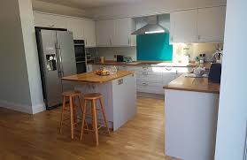 It has a very straight grain making it very strong and long lasting. Chatsworth Silk Light Grey With Rustic Oak Timber Worktops Real Kitchens Stunning Kitchens Designed By Experts Sigma 3
