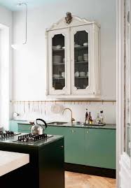 Based on an eclectic decor era, a victorian style is known for its ornamentation, crafted below, you will see some traditional victorian designs as well as some modern ones that blend a few different styles. Introducing Modern Victorian And How To Do It In Your Home Emily Henderson