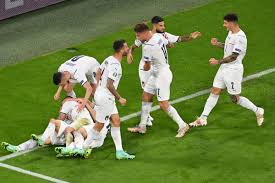 As cool as you like, jorginho italy, who are sitting deep and, by the looks of things, playing for penalties, are 15 minutes away from achieving their target. Qvnajf7pqsvnnm