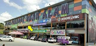 #tragedi tiga rumah kedai menjual perabot musnah dalam kebakaran di taman seremban jaya, seremban, negeri sembilan, pagi tadi. Perabot Bahagia Glenmarie