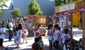 Beim Schulfest Informierten Die Schuler Ihre Gaste Uber Ihre Sechs Lander Bild Carmen Frohler Schulfest Elternbeirat Schuler