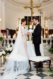 Abito da sposa o vetrina di una pasticceria? Gabriella Pession Sposa Richard Flood L Album Di Nozze Matrimonio A Sorpresa Abiti Da Sposa Di Pizzo E Nozze