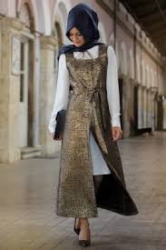 Gamze Polat Bej Mare Tesettur Yelek The Dress Basortusu Modasi Victorian Elbiseler