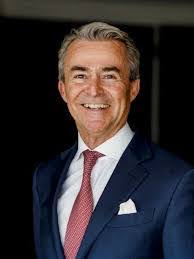 Douglas Housley's Instagram, Twitter & Facebook