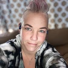 Danielle Collette's Instagram, Twitter & Facebook