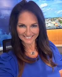 🌤️Check out the sunshine over my shoulder!!!! Clouds return this evening  and isolated showers will be possible for parts of the Valley. Most areas  stay dry. More rain chances overnight. #PAwx