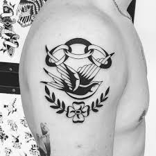 Manchester city are 10 points clear of their neighbours manchester united with only 5 games remaining in the season. Pisto Tattoo Home Facebook