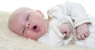 Cough)‏ هو طرد فجائي للهواء عبر الحنجرة يُساعد علي تنظيف الممرات التنفسية الكبيرة من السوائل والمهيجات والجزيئات الغريبة والميكروبات وعادة ما يحدث بشكل متكرر. 7 Ø¹Ù„Ø§Ø¬Ø§Øª Ø·Ø¨ÙŠØ¹ÙŠØ© Ù„Ù„ÙƒØ­Ø© Ø¹Ù†Ø¯ Ø§Ù„Ø±Ø¶Ø¹ Ø³ÙˆØ¨Ø± Ù…Ø§Ù…Ø§