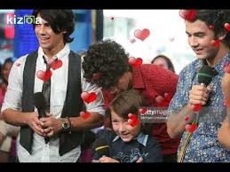 Frankie jonas , also known as bonus jonas, is the youngest of his brothers. Frankie Jonas Hey Little Brother Youtube