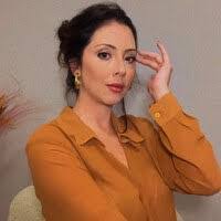 Vanessa Ayres's Instagram, Twitter & Facebook