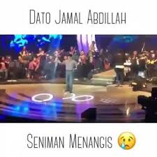 <pre> am am dm malam ini akulah seniman g c setelah kita putuskan tunangan am e tiada kawan yang dapat meneka am e berduka am dm kuberikan majlis bergembira g c ku tertawa minum dan berdansa am e hingga diri yang sedang berduka am tak percaya dm g c ku tersenyum, ku tersenyum dan tertawa dm e am a ku. Dato Jamal Abdillah Seniman Menangis Tangkap Lentokkk