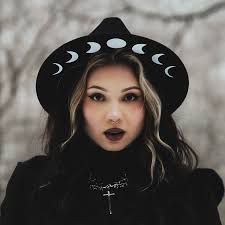 Jessica Bubb's Instagram, Twitter & Facebook