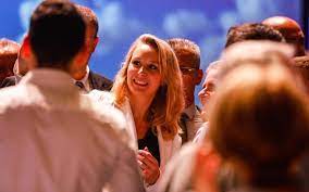 Waar en wanneer werd marion maréchal le pen geboren? Marion Marechal Son Nouveau Compagnon Sa Fille Et Son Grand Pere Le Parisien