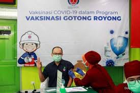 Warga indonesia kini bisa mendapat pelayanan vaksinasi baca juga: Tersisa 3 Hari Simak Cara Daftar Suntik Vaksin Covid 19 Gotong Royong