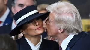 Melania Trumps hat: Behind the awkward inauguration kissing moment |  Euronews