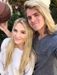 Love Birds Playing Some Ball Everleigh Rose Cole And Savannah Cole And Sav Youtube