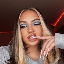 Fatima Corona's Instagram, Twitter & Facebook