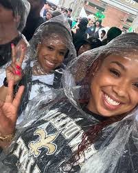 Nicole Merrick's Instagram, Twitter & Facebook