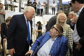 Major republican donor sheldon adelson has passed away at the age of 87, according to his wife, news that was quickly celebrated by those critical of the casino mogul's political leanings. Cw2s8bxyytvmvm