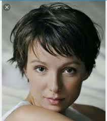 Julia koschitz sonja gerhardt maja maneiro diana amft. Julia Koschitz De Vrouw Met Het Gave Kapsel Styling Kurzes Haar Schone Haare Haar Styling