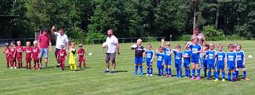 Groß und Klein treffen sich beim Sommerfest in Kaltenbrunn