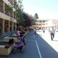 El 13 de julio de 2018, mackenna dejó el grupo los huasos quincheros tras 60 años de trayectoria. Liceo Benjamin Vicuna Mackenna High School In La Florida