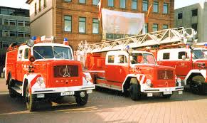 Magirus Eckhauber Loschzug Der Feuerwehr Hanau Wache Ii Kesselstadt V L Tlf 16 Dlk 30 H Lf 16 Aufnahme Feuerwehr Fahrzeuge Feuerwehr Einsatzfahrzeuge