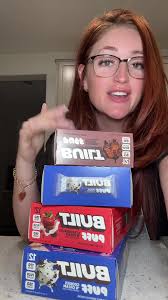 Best Cookies and Cream Protein Bars to Try Now