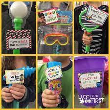 Collect autographs from classmates on their end of the year student gift! Celebrate The End Of The Year In Your Classroom Student Gifts Student Teacher Gifts School Gifts