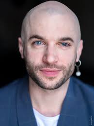 📸 @majamirek included: a little sneak to what's coming #majamirek  #photography #constantinhochkeppel #physicaltheatre #dance #theatre  #performer #portait