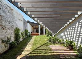 Klinker Streichen Weiss Garten Gartenweg Ueberdachung Winkel Design Aussenbereich Fassade Haus Architektur