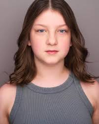 Some of our favorite untouched headshots from my recent headshot shoot with  the AMAZING @curtisandcort . So grateful for their knowledge and  professionalism! Now to choose our absolute faves. Impossible!!!⁣ ⁣ This