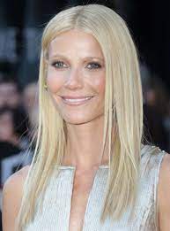 13 Beautiful Gwyneth Paltrow Hairstyles Pretty Designs Straight Layered Hair Hairstyle Layered Hair With Bangs