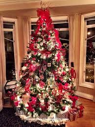 Brightly lit, decked out in ornaments and tinsels, choose from the best christmas tree images and pictures from our collection. 18 Almost Crazy Christmas Tree Ideas Christmas Door Decorations Christmas Tree Themes Christmas
