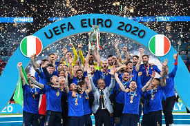 Счет на второй минуте матча открыли подопечные гарета в итоге италия одержала победу в серии пенальти (3:2), выиграв в чемпионате европы по футболу второй раз в истории. Teevyusishnbwm