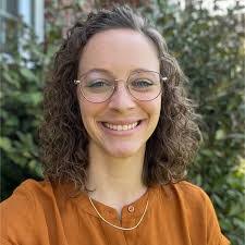 Anna Lampe's Instagram, Twitter & Facebook