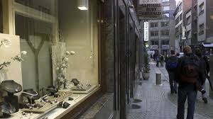 Since then, the heist was classified to be one of the largest robberies in history. Thieves Use Sewage Pipes Tunnels To Break Into Bank Vault Full Of Jewels In Antwerp S Diamond District Fox News