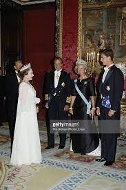 Queen Elizabeth Ii And Prince Philip Meeting King Juan Carlos I Of Her Majesty The Queen Queen Elizabeth Elizabeth Ii