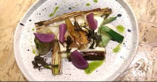 Poireaux A L Huile D Olive Aux 2 Pommes De Terre Recette Des Chefs Juan Arbelaez Et Pablo Naranjo Du Restaurant Recette De Chef Recette Pomme De Terre Cuisine