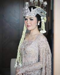 3.3 kain besurek dan kain kaganga khas bengkulu. Gambar Rumah Adat Di Indonesia Gambar Baju Adat Sunda Wanita
