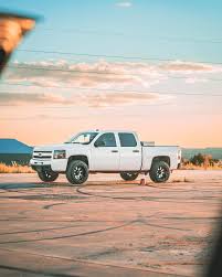And then there's this guys truck!🤌🏽👌🏽 • • • 🛻: @nathan.timpson •  #photography #photooftheday #photo #photographer #photoshoot #photogram  #truckphotography #chevysilverado #chevyguy #sony #sonyalpha