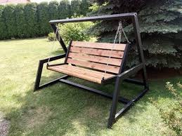 Esli Vam Nuzhny Bolshie Sadovye Kacheli Rasschitannye Na Neskolkih Chelovek Ih Mozhno Sdelat Svoimi Rukami Pre In 2020 Welded Furniture Metal Furniture Steel Furniture