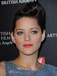 Coiffure De Star Le Chignon Banane De Marion Cotillard Coiffures De Star Coiffure French Twist Chignon Simple
