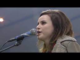 Amy Macdonald Canta Flower Of Scotland Youtube