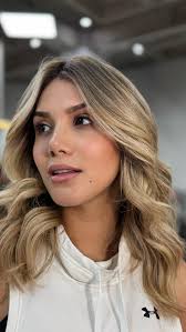 Rubios vainilla tendencias para este 2025. #rubias #melena #balayage  #tendencia