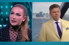 Эту трансляцию зрители запомнят надолго благодаря спору между спортивным комментатором. H9h76sqd Uedm