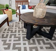 How To Build A Round Outdoor Coffee Table Easy Rustic Patio Table Rustic Outdoor Coffee Tables Rustic Furniture Outdoor Coffee Tables