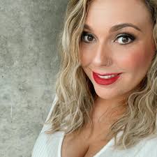 I'm looking for an English tutor for my year 11 daughter, anyone know of  any?