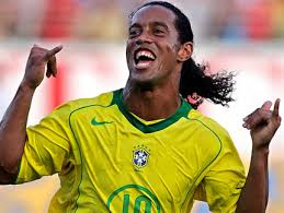Ronaldinho Gaúcho celebra 45 anos nesta sexta-feira (21/3); relembre trajetória e títulos do bruxo - Portal Leo Dias